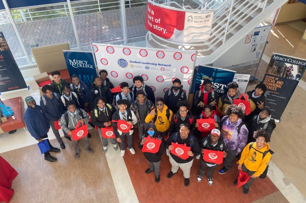 High school students and their directors of college counseling visit the Mercy University campus